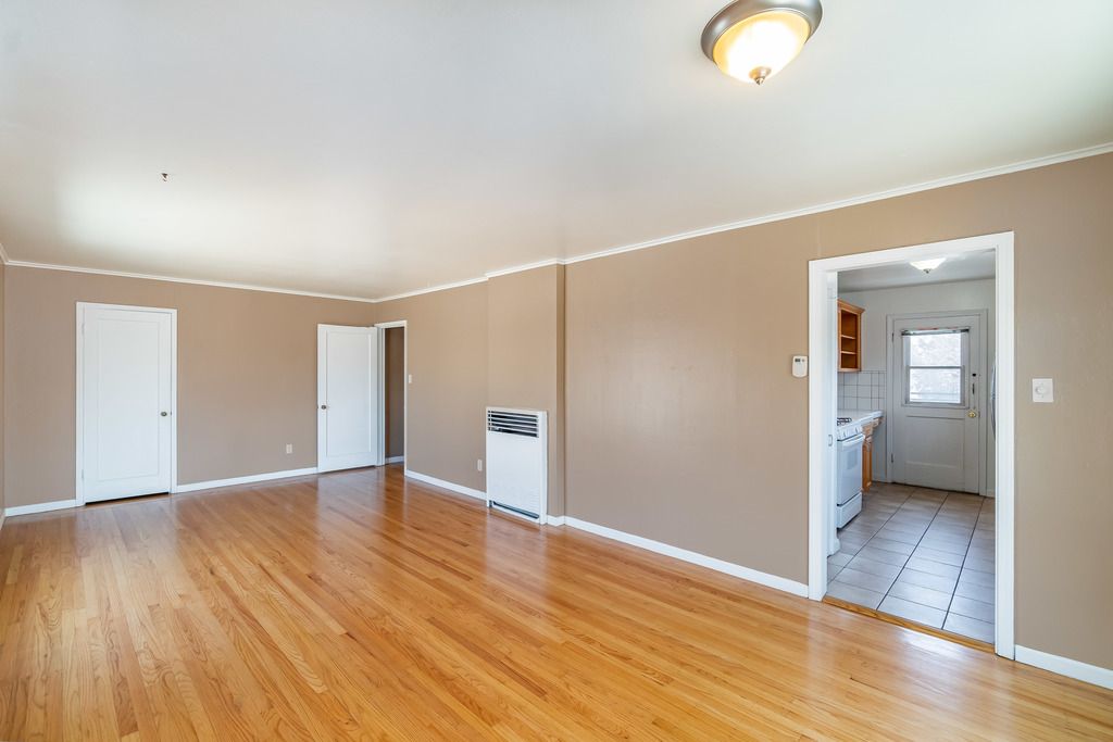 1572 Buena Vista Ave #4