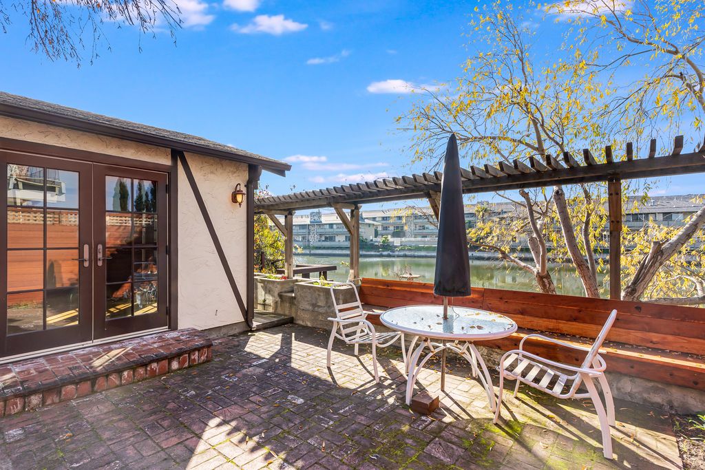 903 Del Mar Ave 