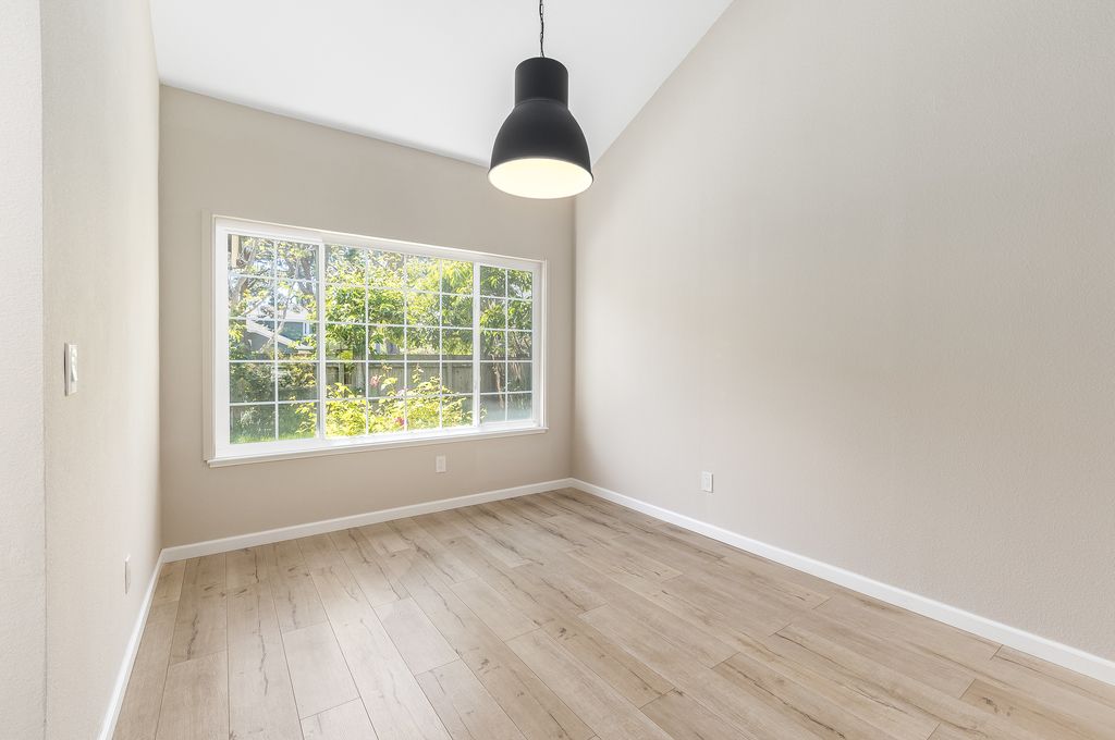 8 Vista Road 
