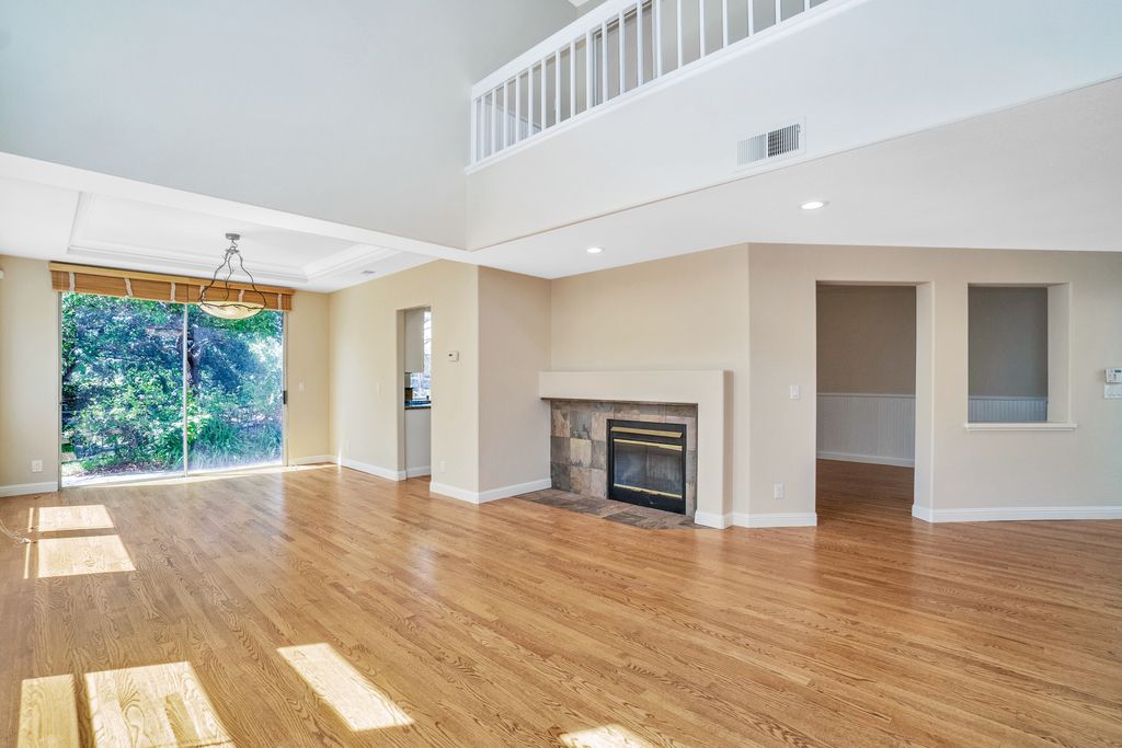 211 Hudson Bay
