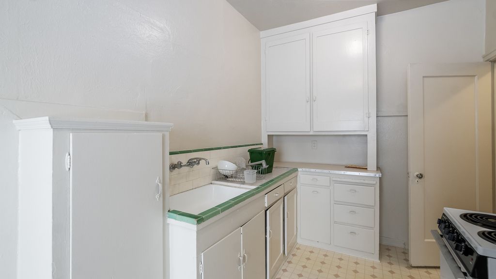 615 Central Ave #205
