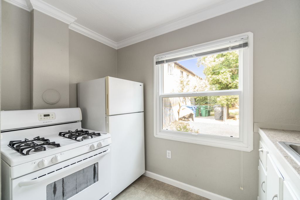 2149 Santa Clara Ave #G