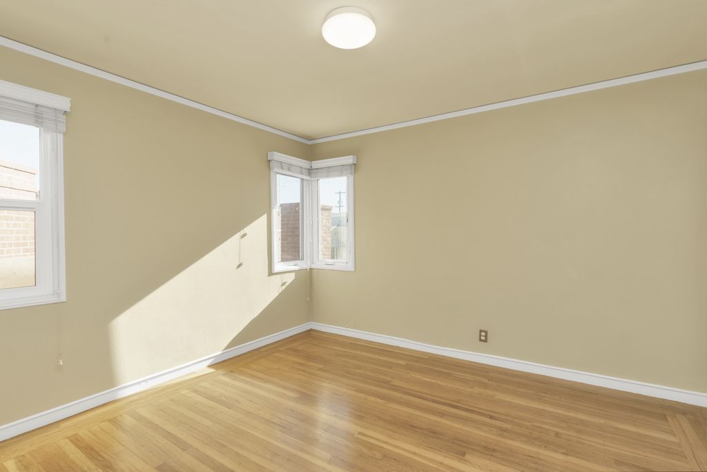 924 Versailles Ave