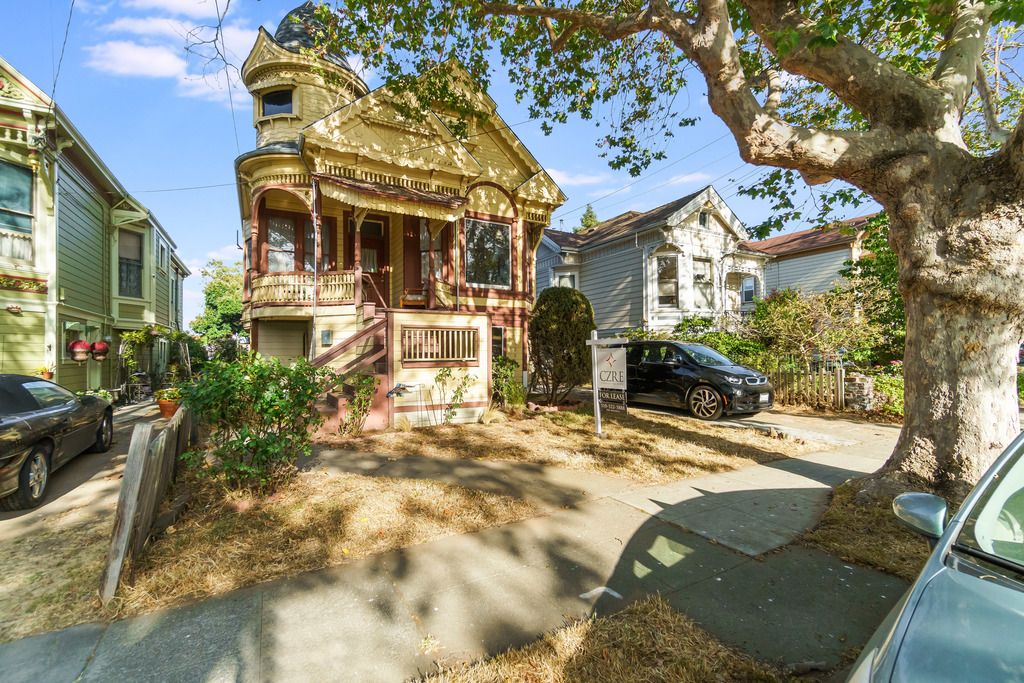 1528 Mozart Street #B