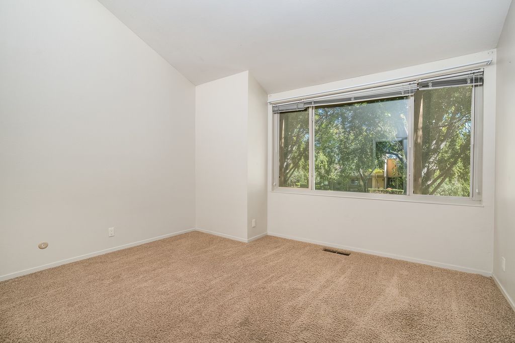 3213 Phoenix Lane 