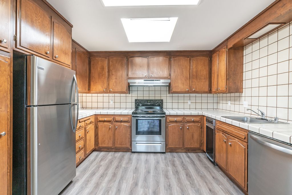 1304 Versailles Ave #B