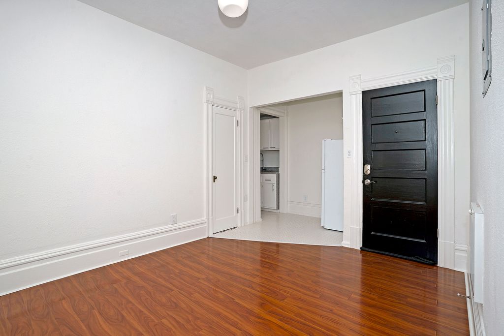 2103 Clinton Avenue  #E