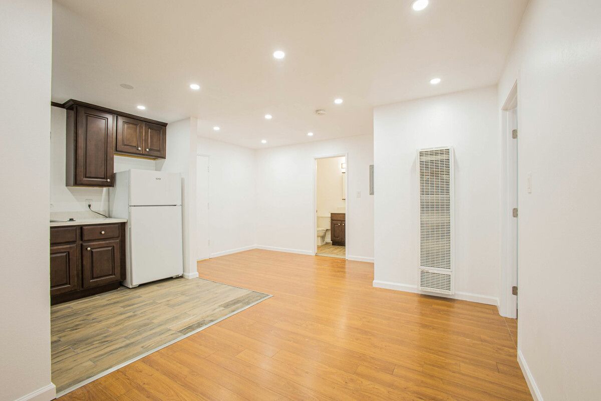 137 Montecito Ave #203 