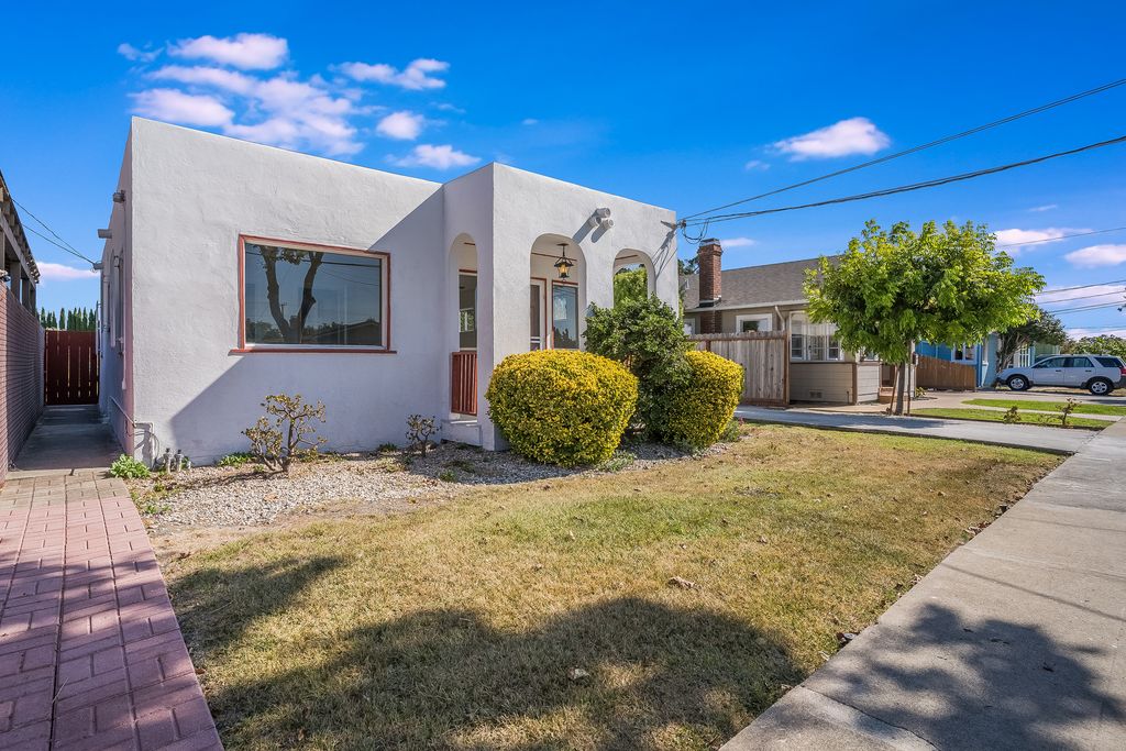 227 Beach Road 