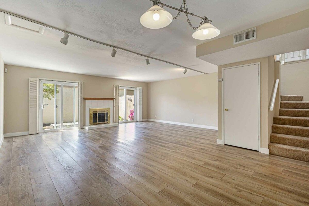 3109 El Paseo