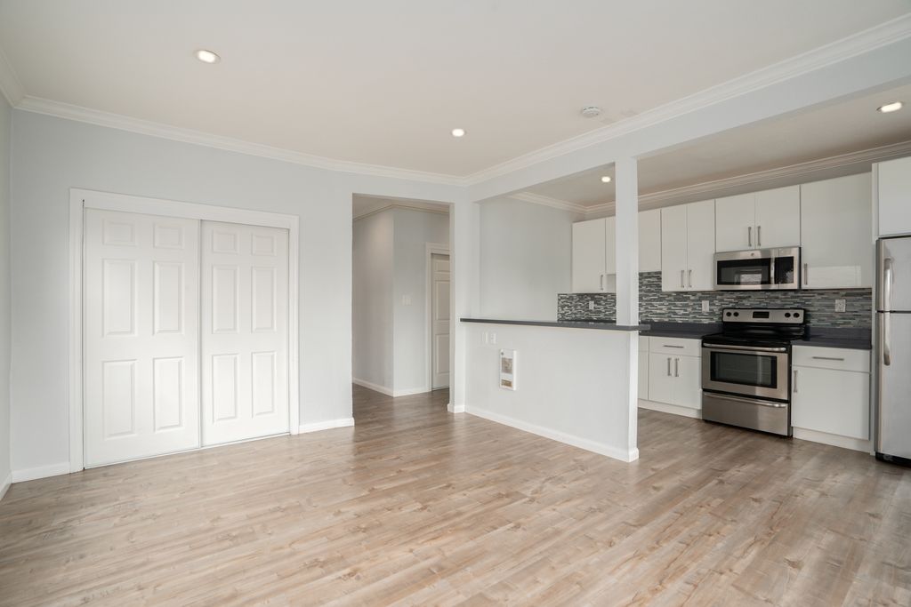 1829 6th Ave #201