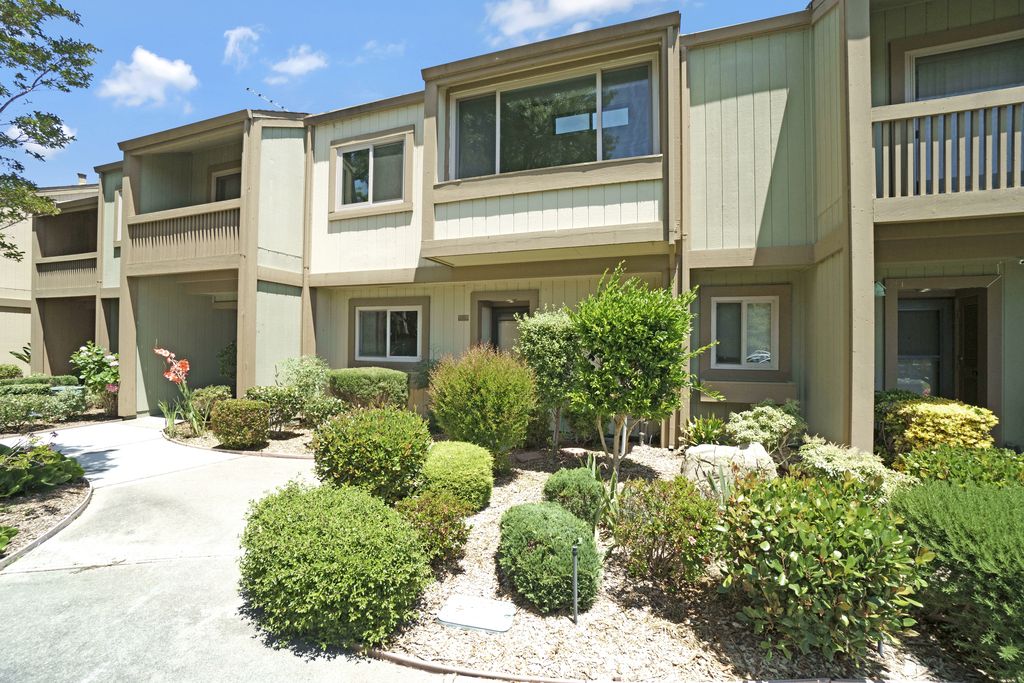 3229 Santa Cruz Lane 