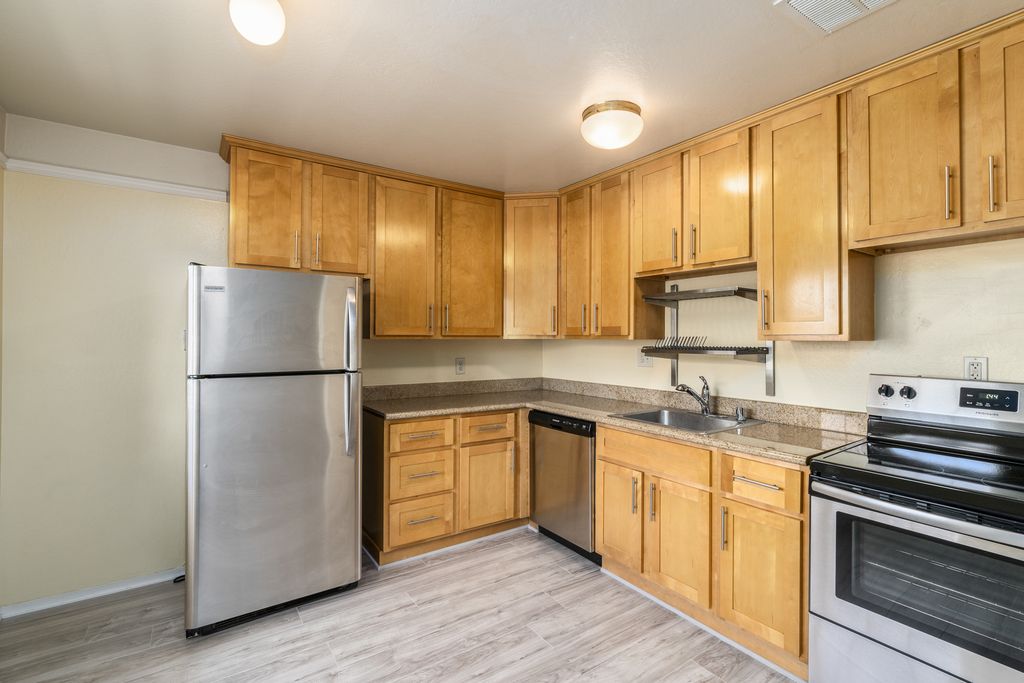 2045 Santa Clara #F