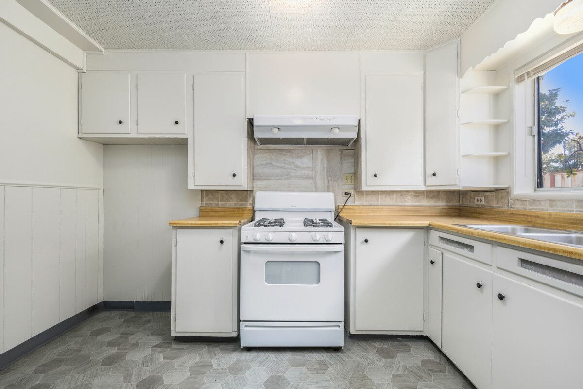2421 Webb Ave #A