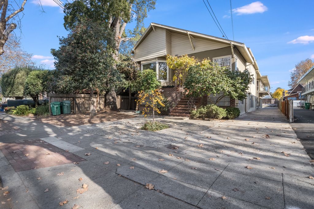 1526 Verdi St. #A