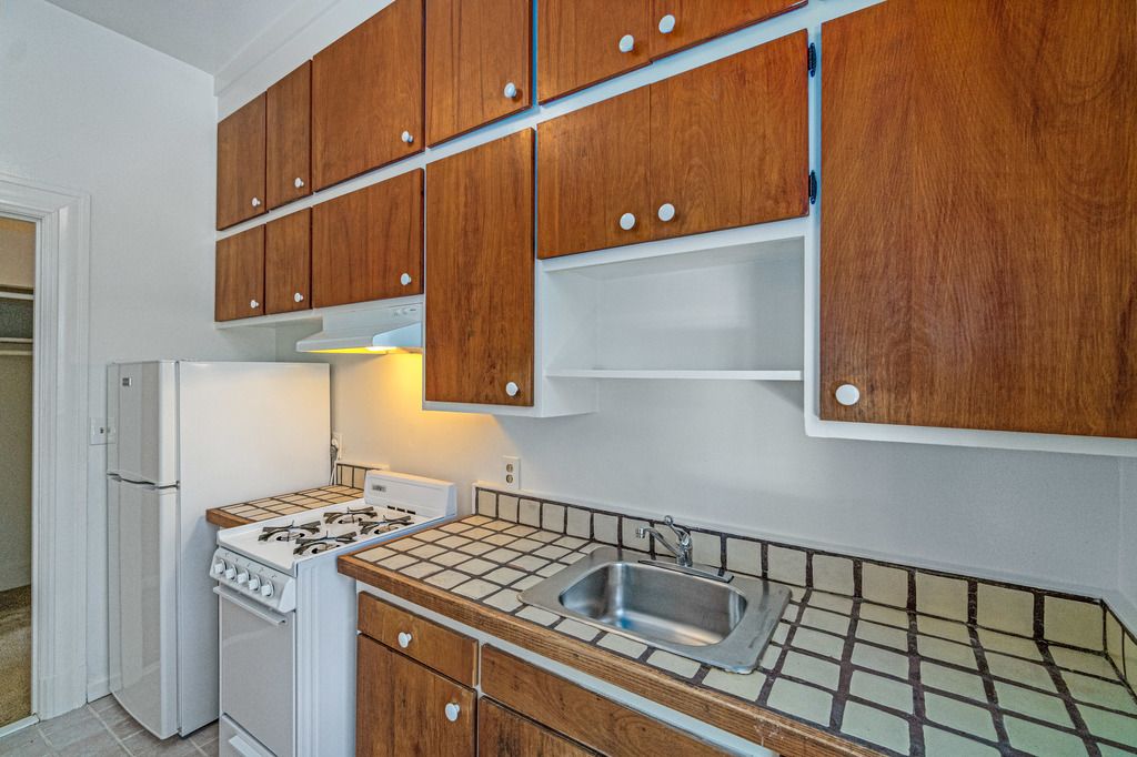 2001 Alameda Ave #4