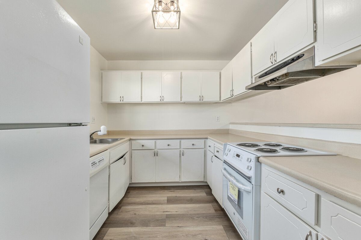 1111 Via Alamosa