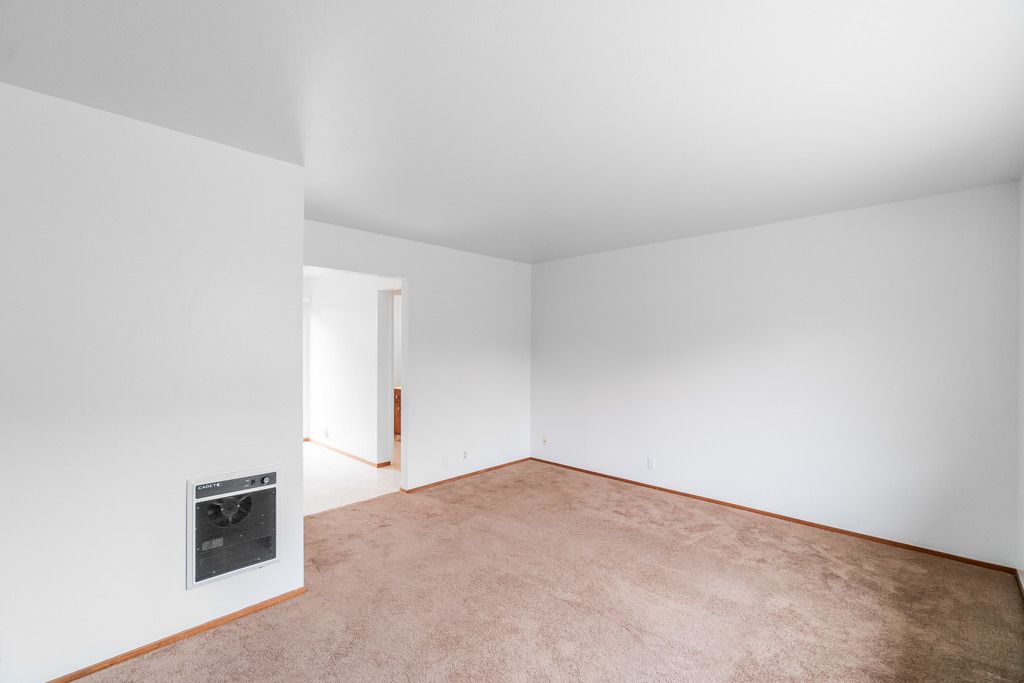 2237 Clinton Ave #B