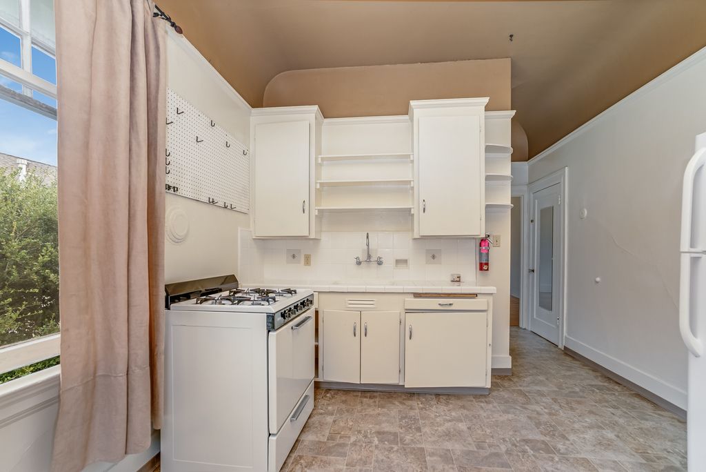 1301 Walnut Street #5