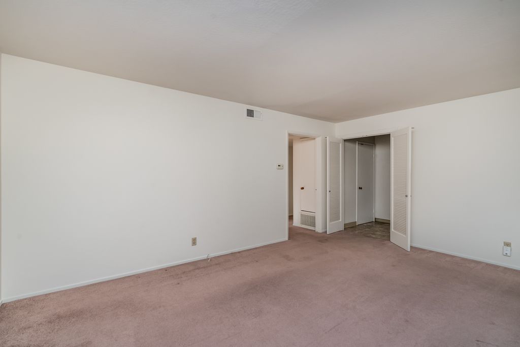 1337 Pearl Street #E