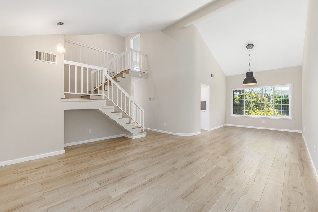 8 Vista Road 