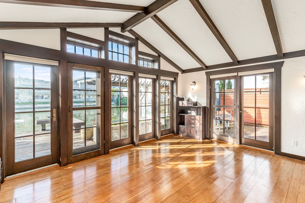 903 Del Mar Ave 