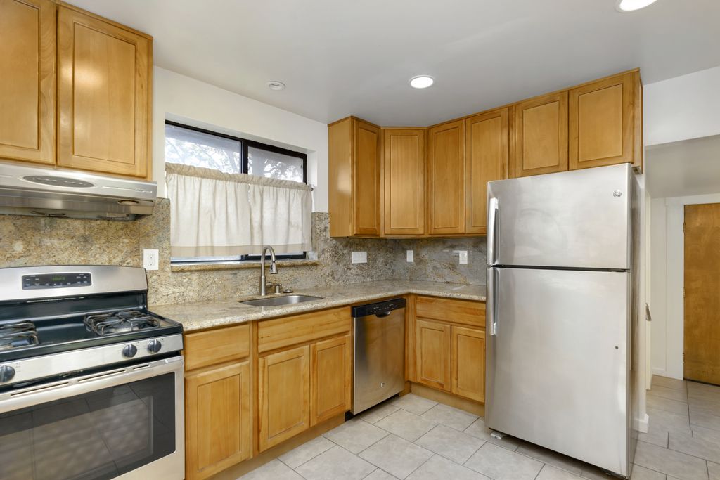 2510 Eagle Ave #B