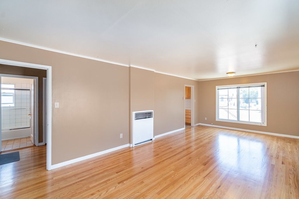 1572 Buena Vista Ave #4
