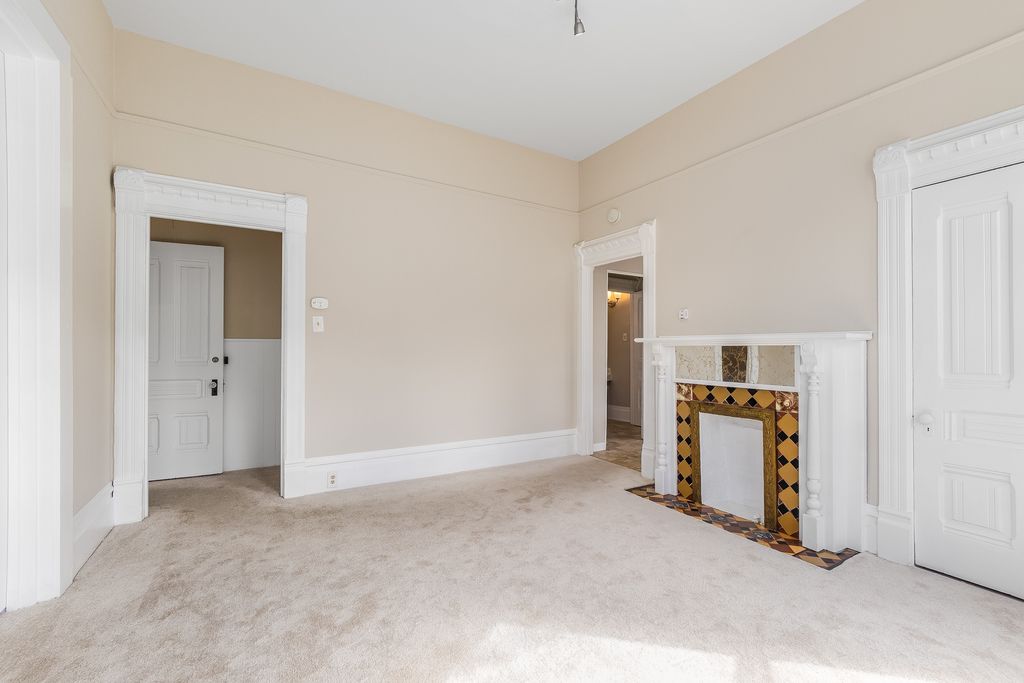 1718 Lincoln Ave - Lower unit 