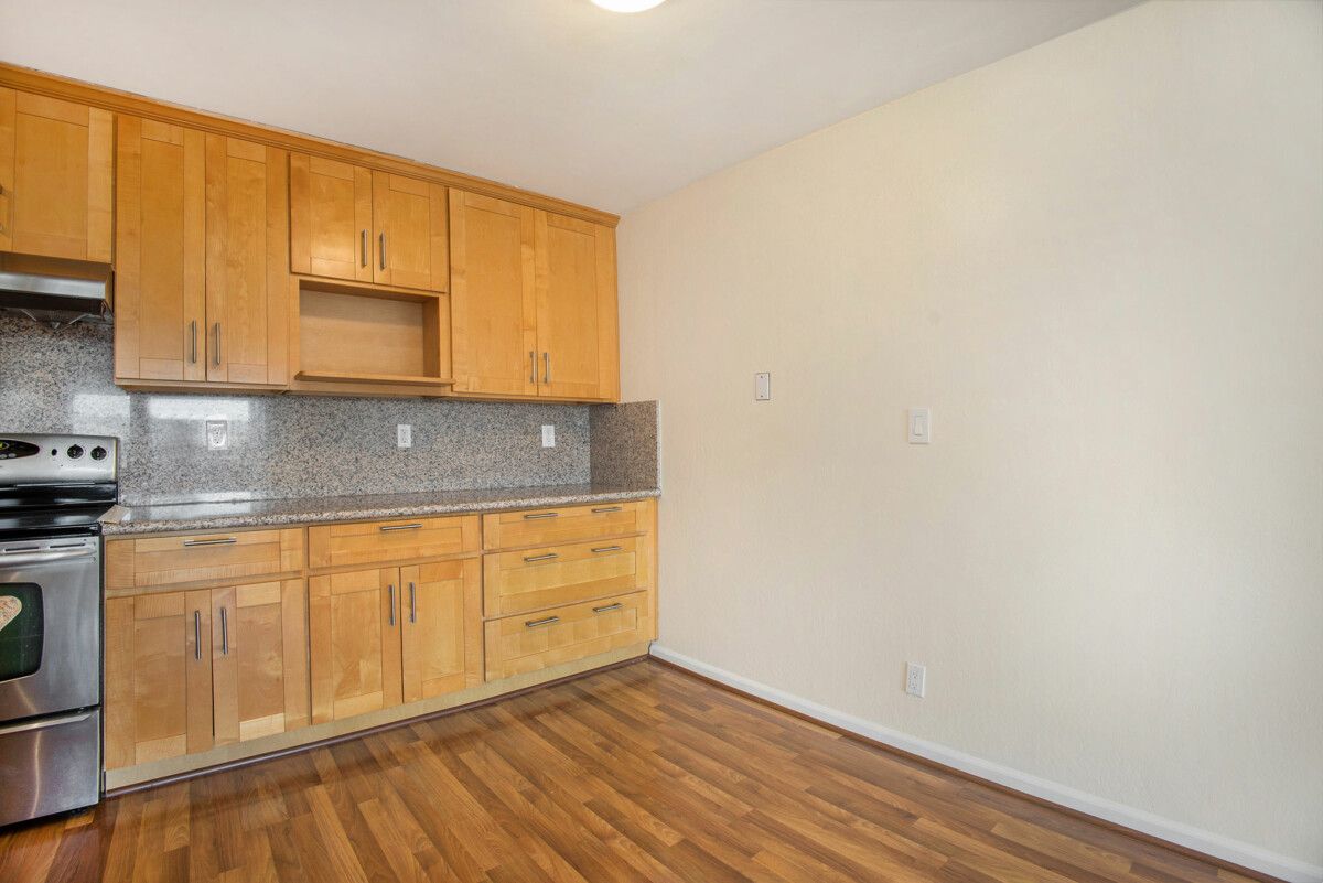 960 Shorepoint Ct. #311 