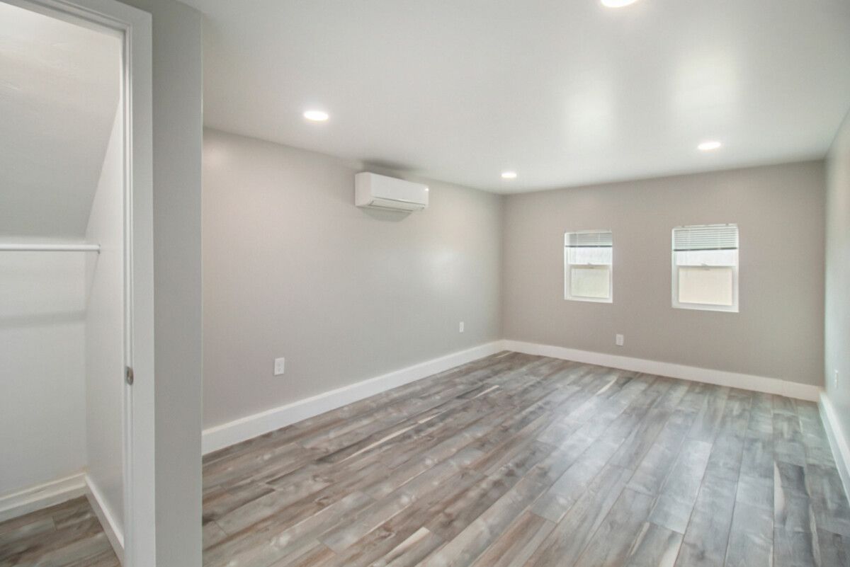 2521 Buena Vista Ave - Right duplex
