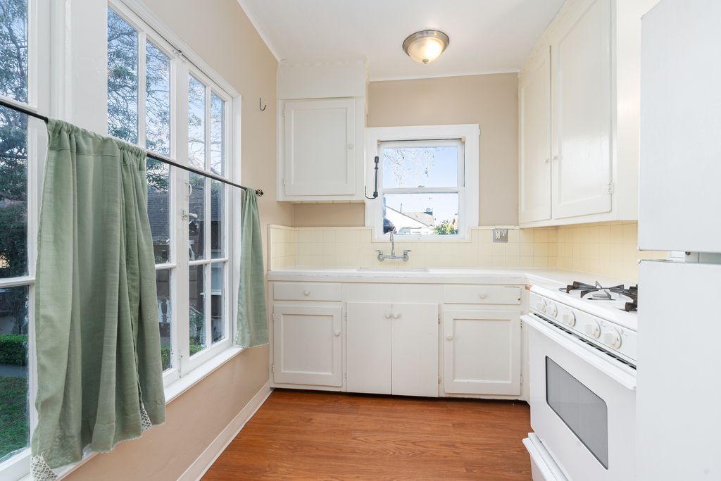 1426 Chestnut Street #4