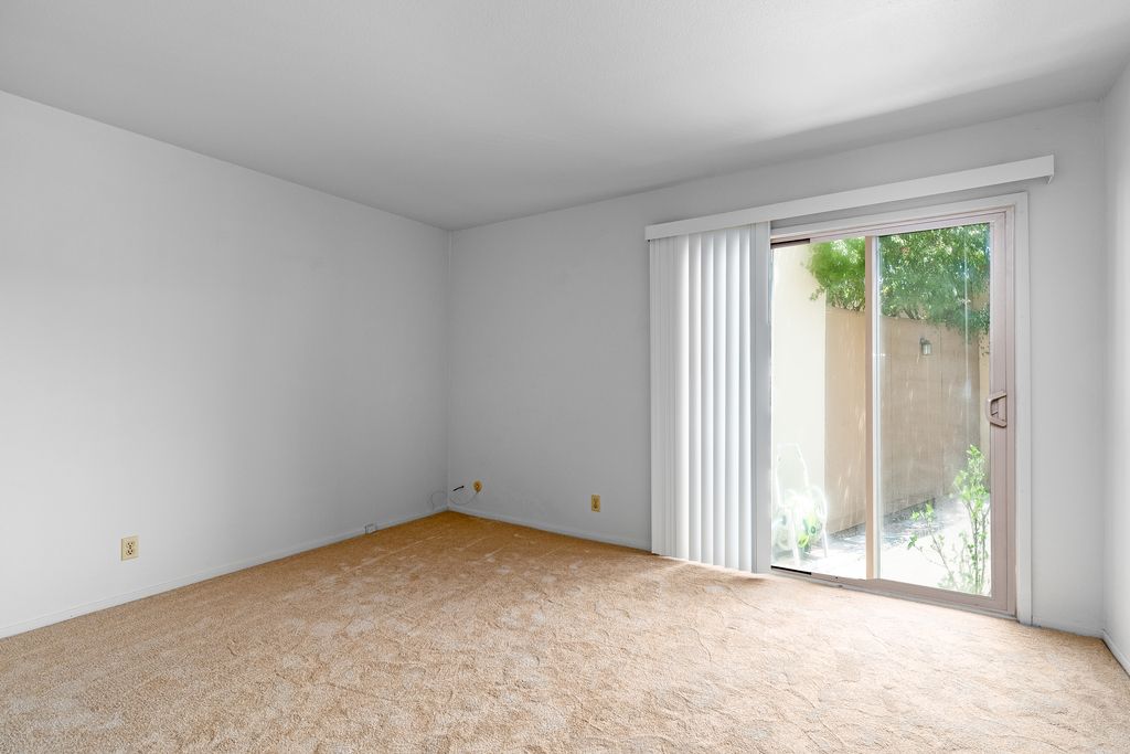 1115 Camino Del Valle 