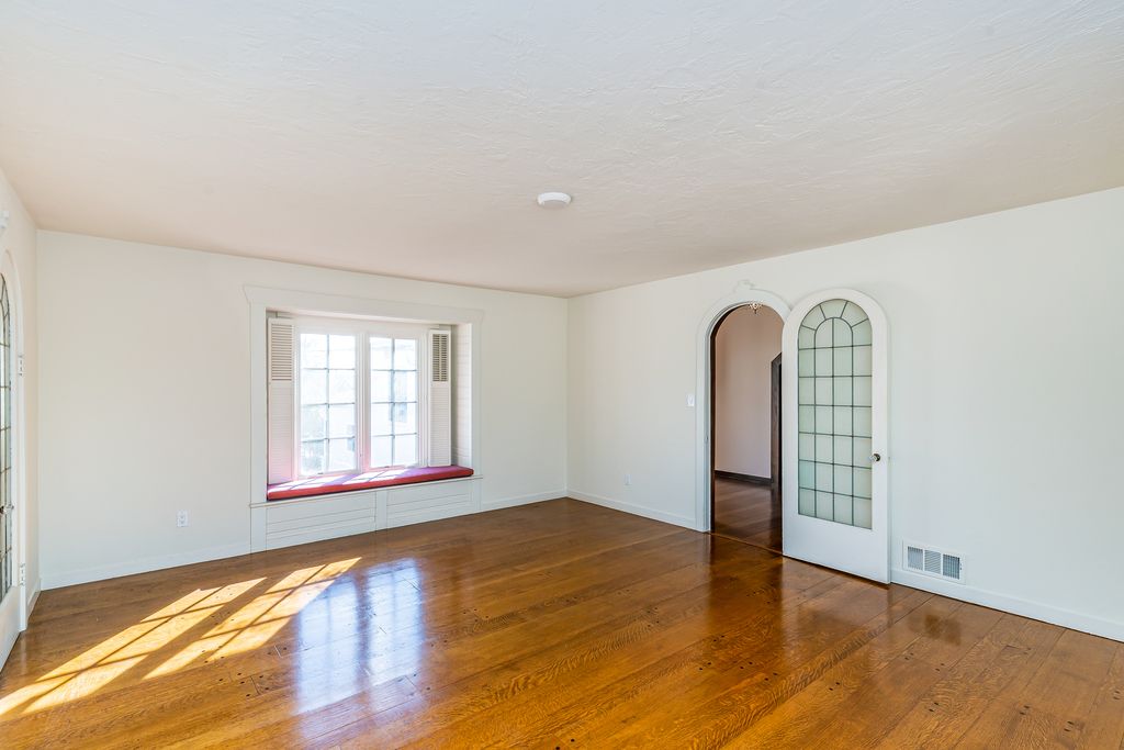 903 Del Mar Ave 