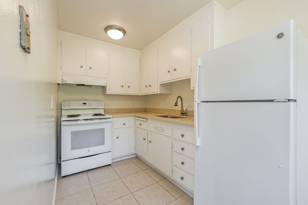 2136 Lincoln Ave #H