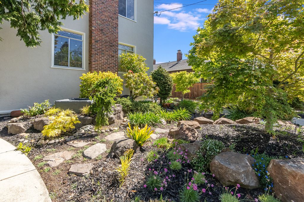 1627 Alameda Ave 