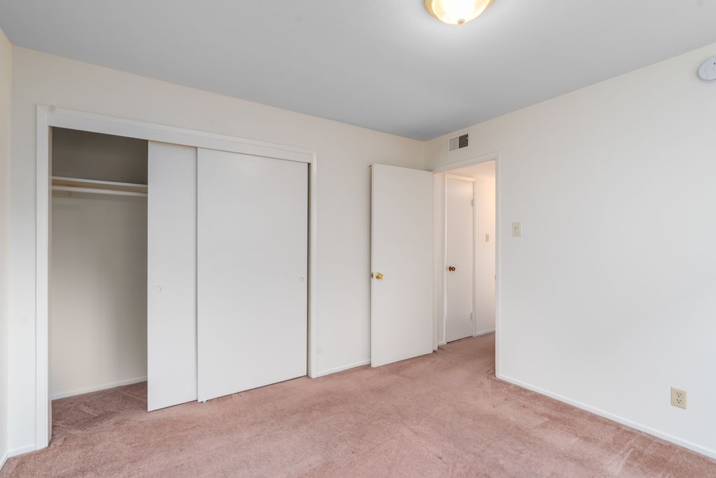 1337 Pearl Street #E