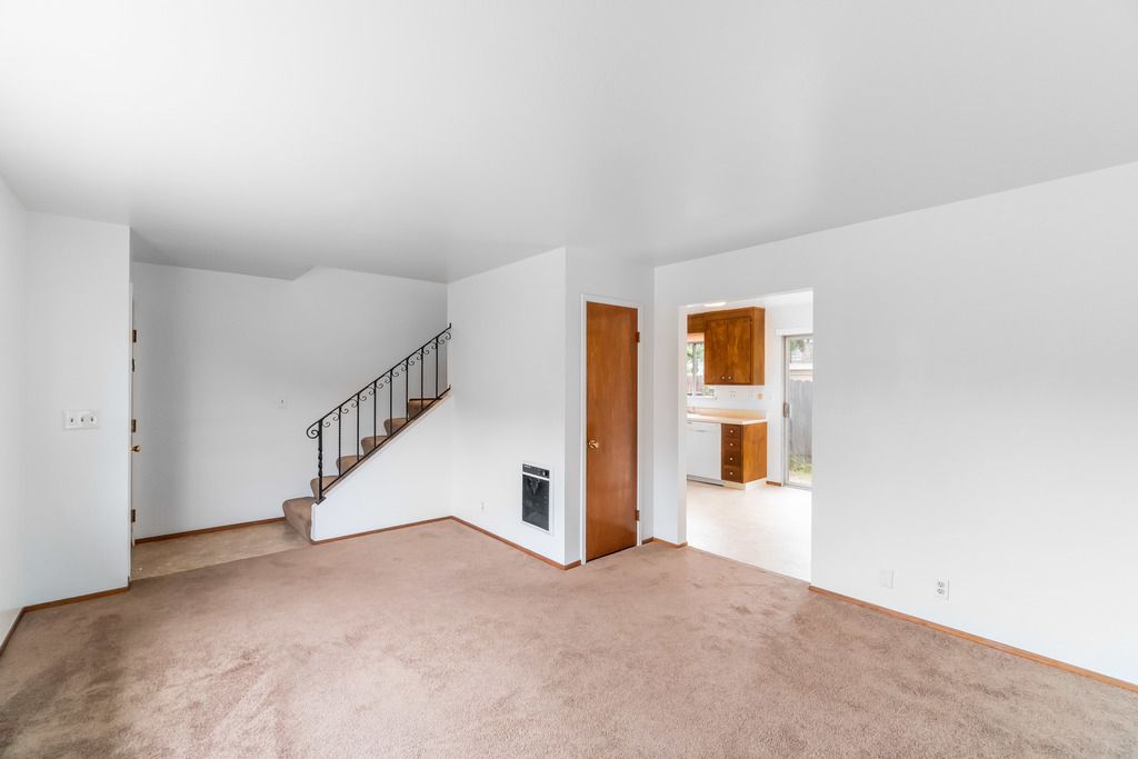 2237 Clinton Ave #B