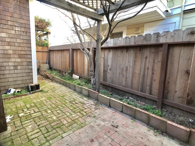 903 San Antonio