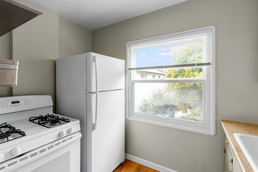 2149 Santa Clara Ave #J