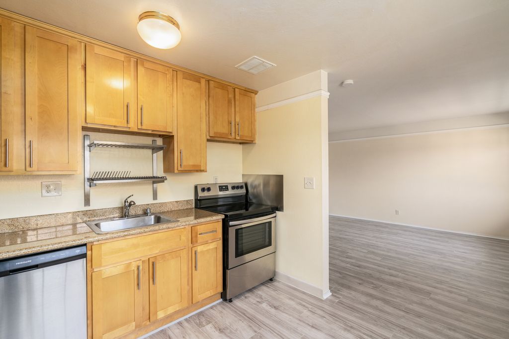 2045 Santa Clara #F