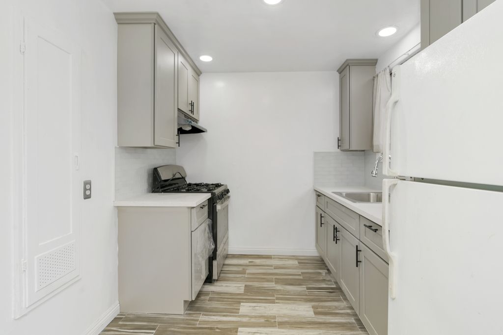 223 Pacific Ave #A