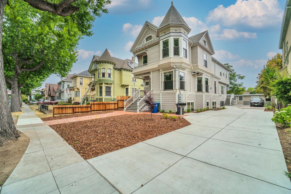 1428 Benton Street 