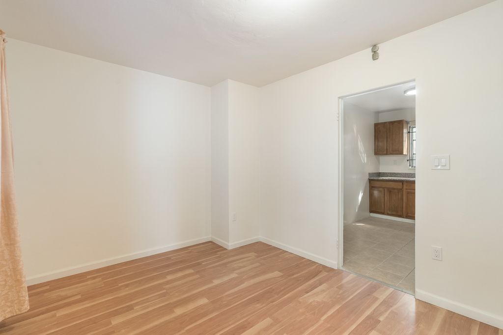 3009 Park Blvd #2
