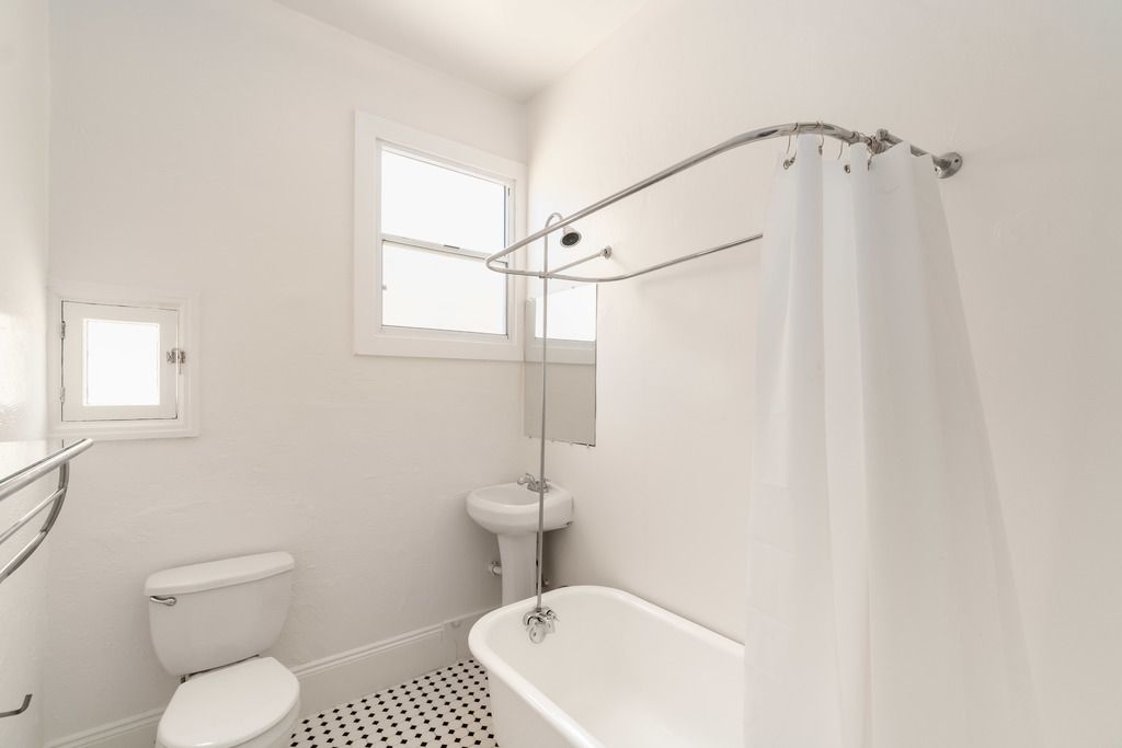 1525 Broadway #1