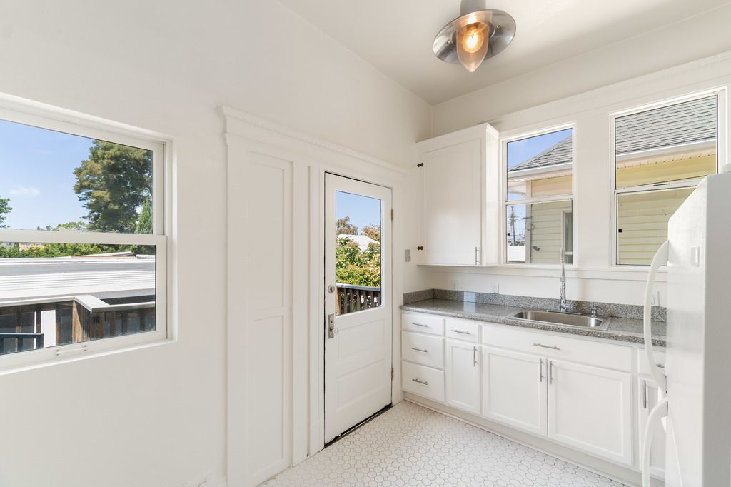 1525 Broadway #1