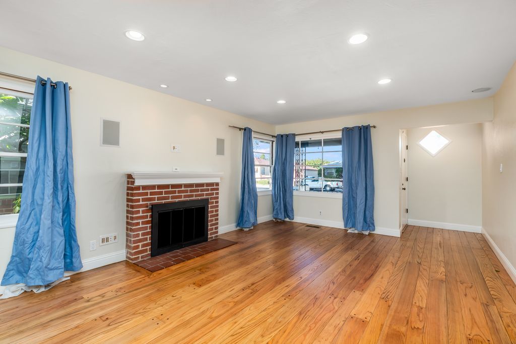3230 Calhoun Street 