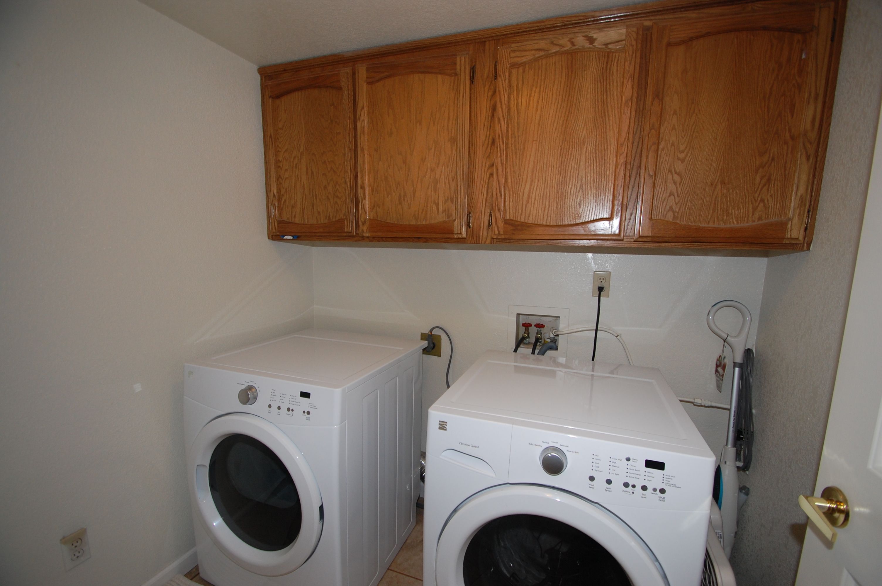 1381 Divine Lane