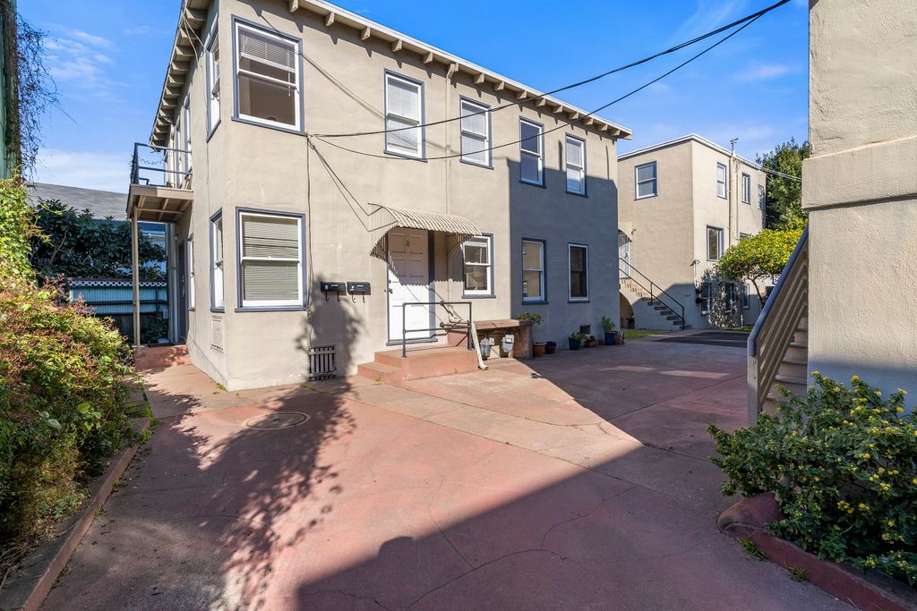 1535 Everett Street #A