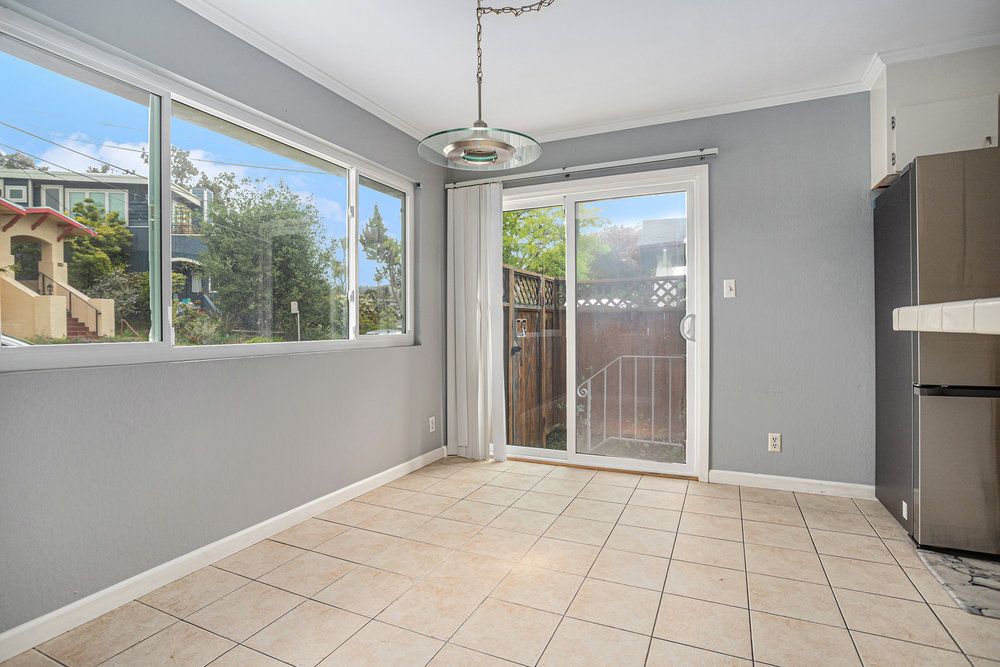 370 Santa Clara Ave #1